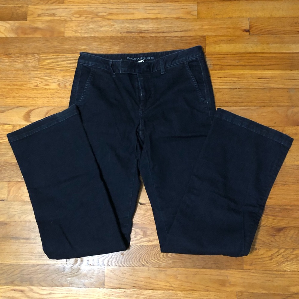 BR dark wash slight flare heavy jean with tab closure and slant pockets, size 28